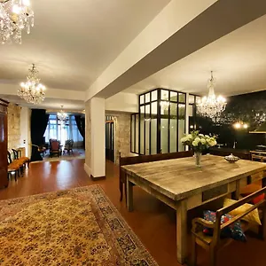 https://lheure-bleue-avignon.aixenprovencehotels.org