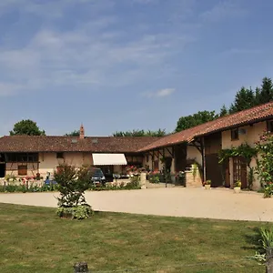 https://domaine-des-charmilles.hotels-rhonealpes.com